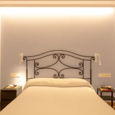 Edificio Falco 1 Apartment *